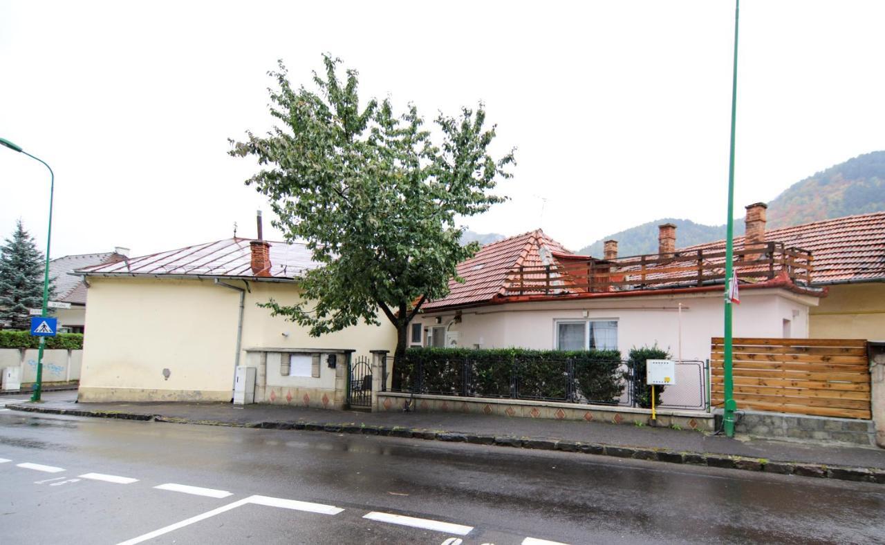 June Studio Lägenhet Braşov Exteriör bild